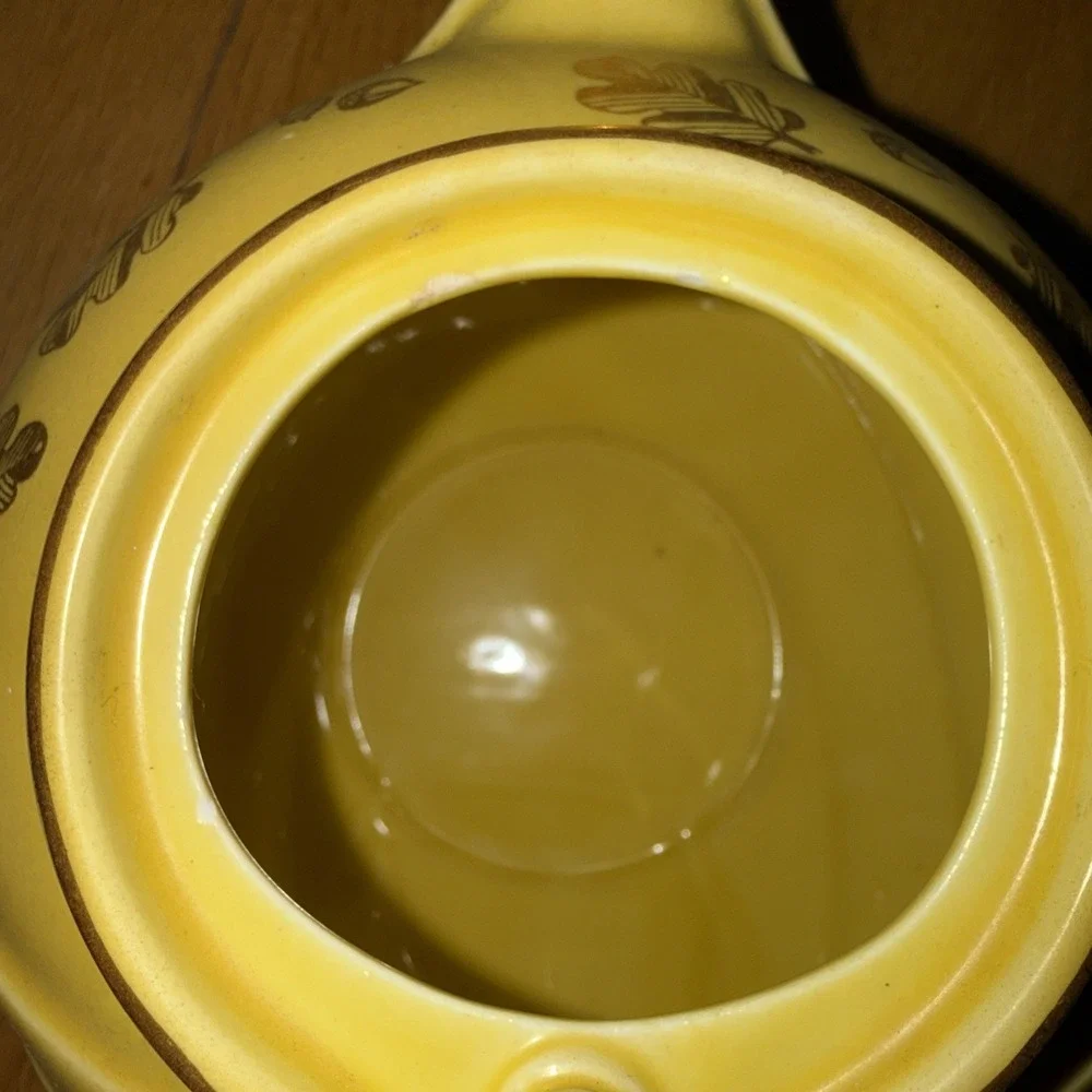 Vintage Hall #799 6-Cup Yellow Teapot w/Leaf Designs Excellent Condition!!